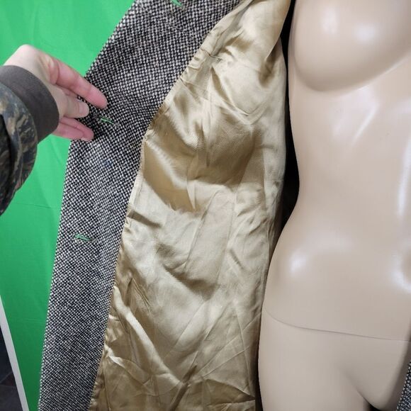 April May beautiful texture, classic Tweed coat. - Picture 5 of 13